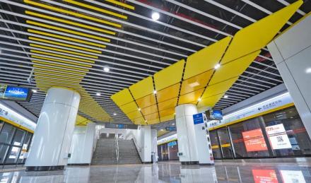 万家丽广场站5号线站厅