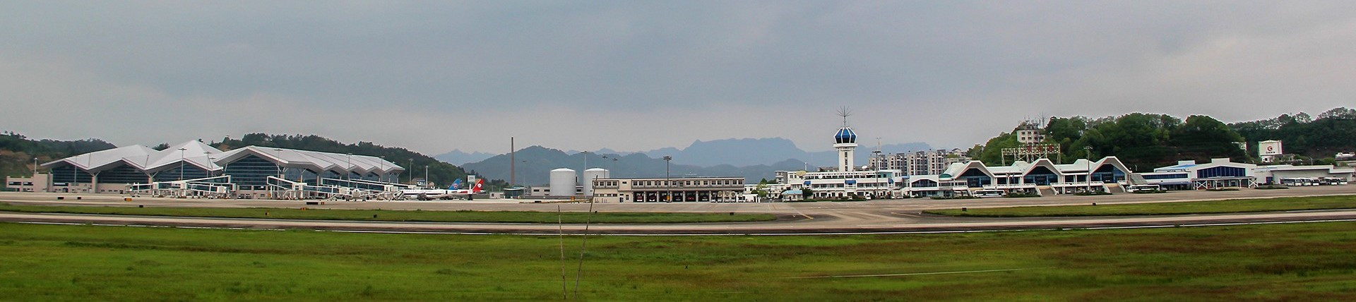张家界荷花国际机场航站楼全景