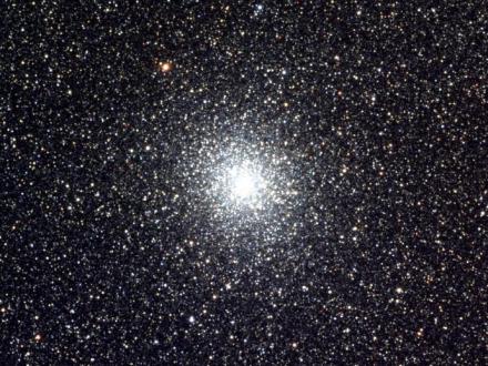 M22球状星团