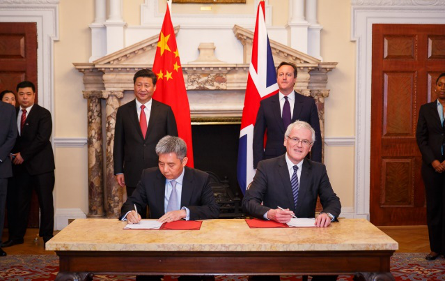 习近平主席见证中广核和法国电力集团签署英国新建核电项目