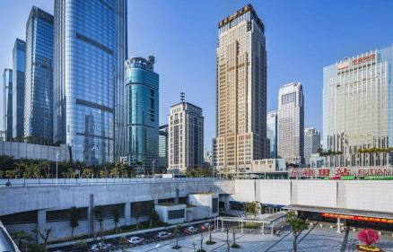 福田站下沉广场