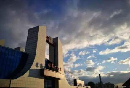 拆除前的张家口南站