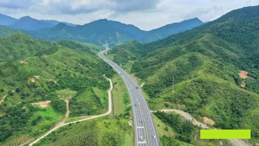 潮惠高速公路深入粤东山丘地带