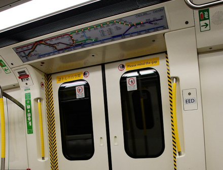 C-train列车内景