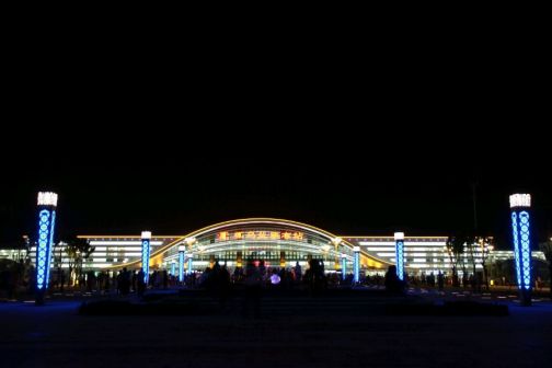 乌兰察布站前道路