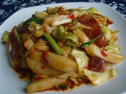 图2 小吃炒饵块粑 
