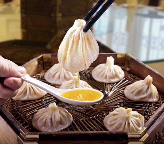 贾三灌汤包子