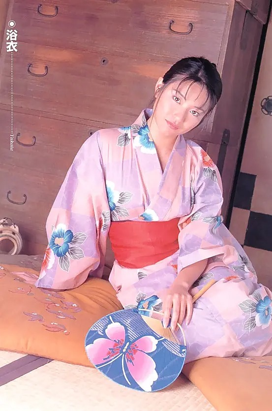 小室友里