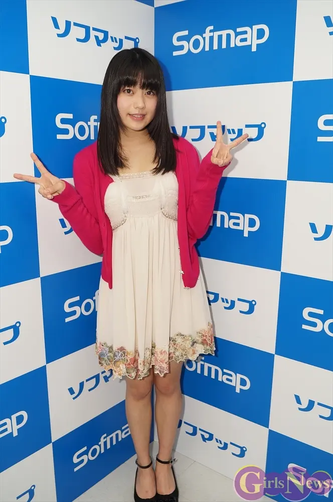 冨手麻妙