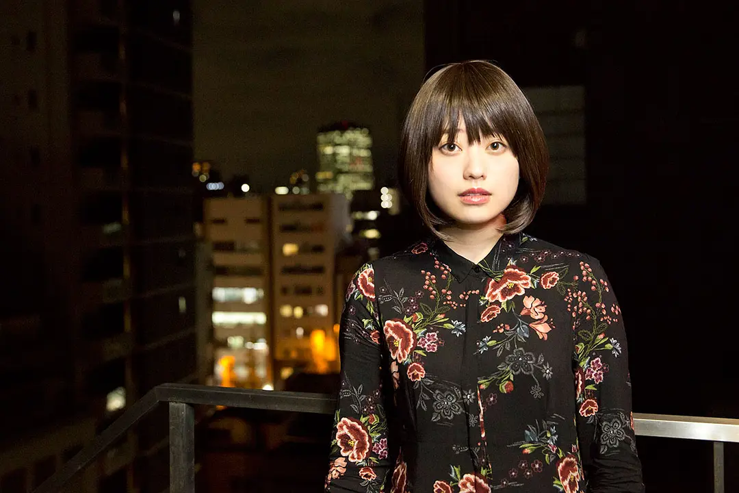 冨手麻妙