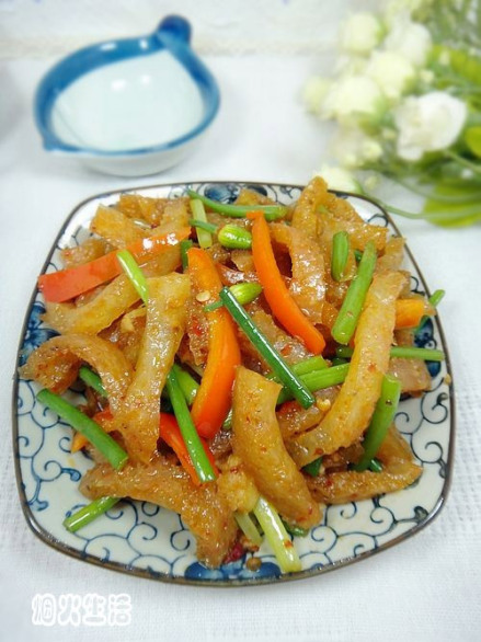 韭菜苔炒猪皮