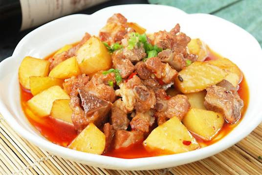 土豆烧排骨