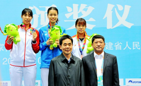 2015年中国首届青运会女子佩剑个人赛，杨恒郁（中）获得金牌