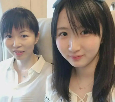 早田希娜与母亲早田惠康