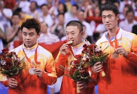 王励勤获北京奥运男单铜牌