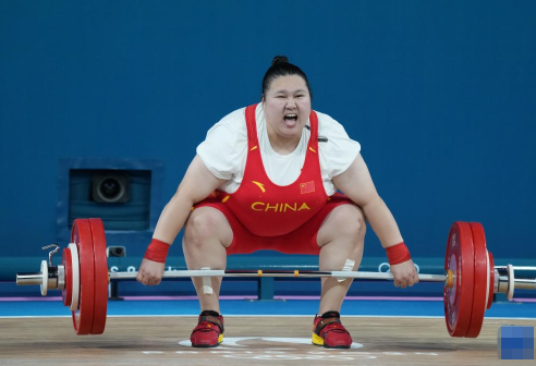 中国选手李雯雯在比赛中