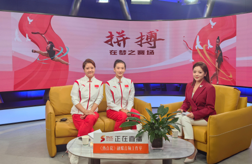王子露（中）