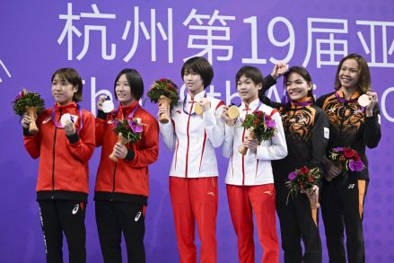 荒井祭里（左一）2023杭州亚运会