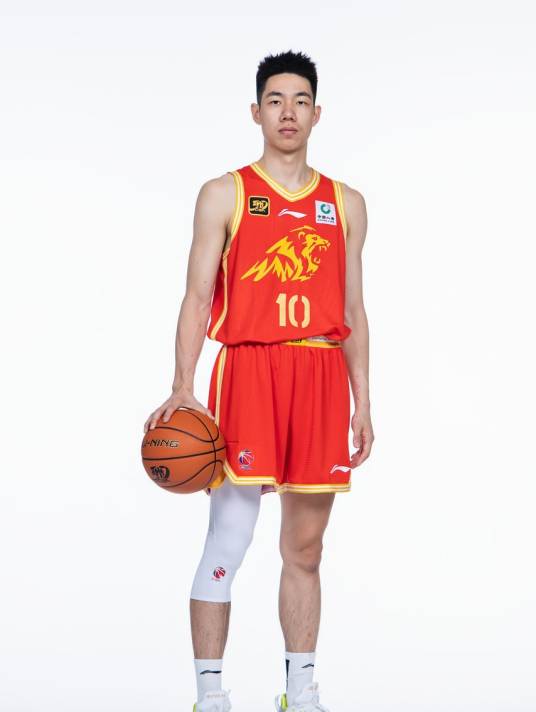 朱俊龙