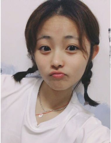 龚莉小时候