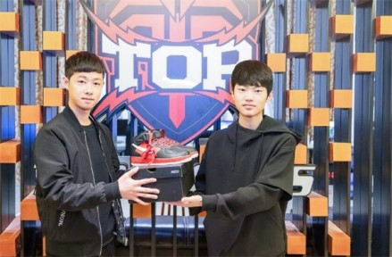 卓定加入TOPSPORTS电子竞技俱乐部