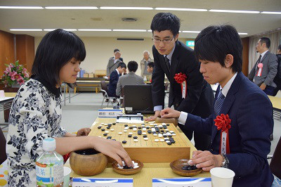 藤泽里菜执黑中盘负本木克弥三段