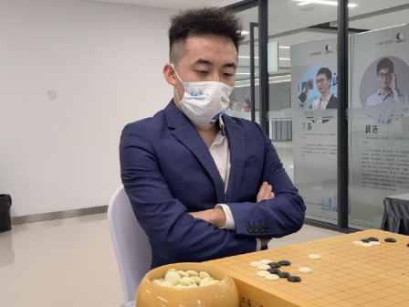第二届湾区杯中国围棋大棋士赛四强战，杨楷文战胜王星昊