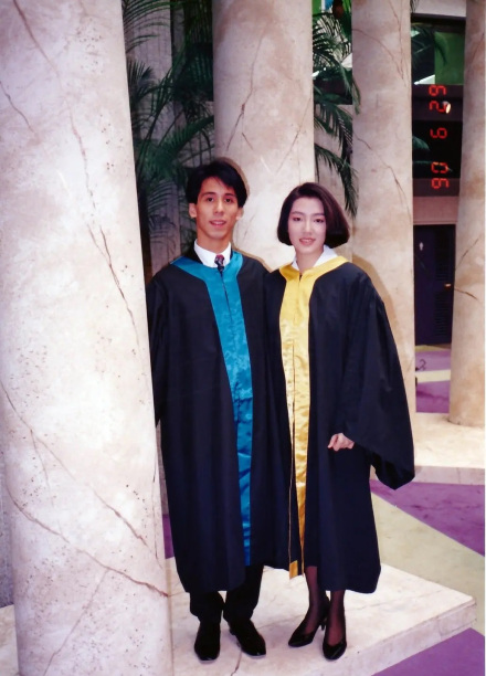 关宝慧：香港演艺学院戏剧系毕业照