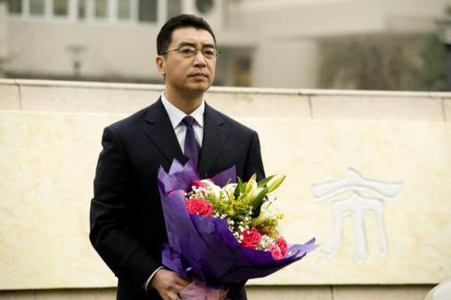 美丽鲜花在开放剧照