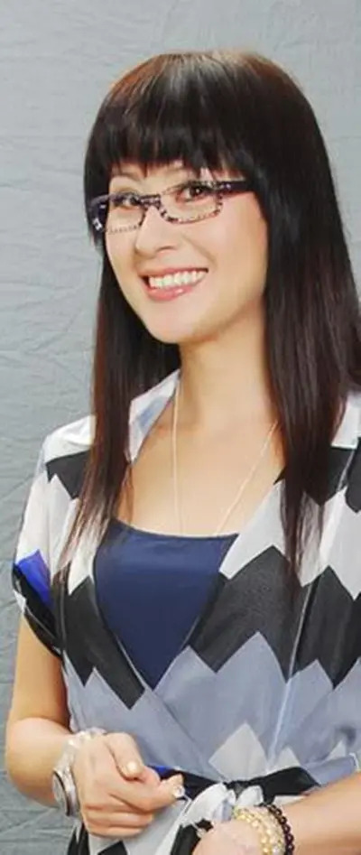 《毕打自己人》中饰演金遥坚