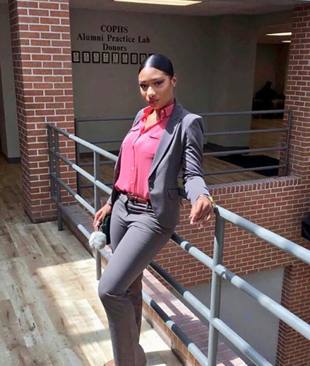 回到高中的梅根