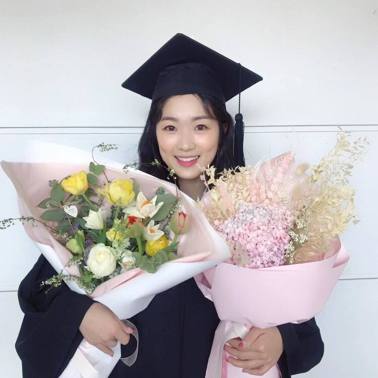 金惠奫大学毕业照 