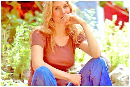 Elizabeth Mitchell 14